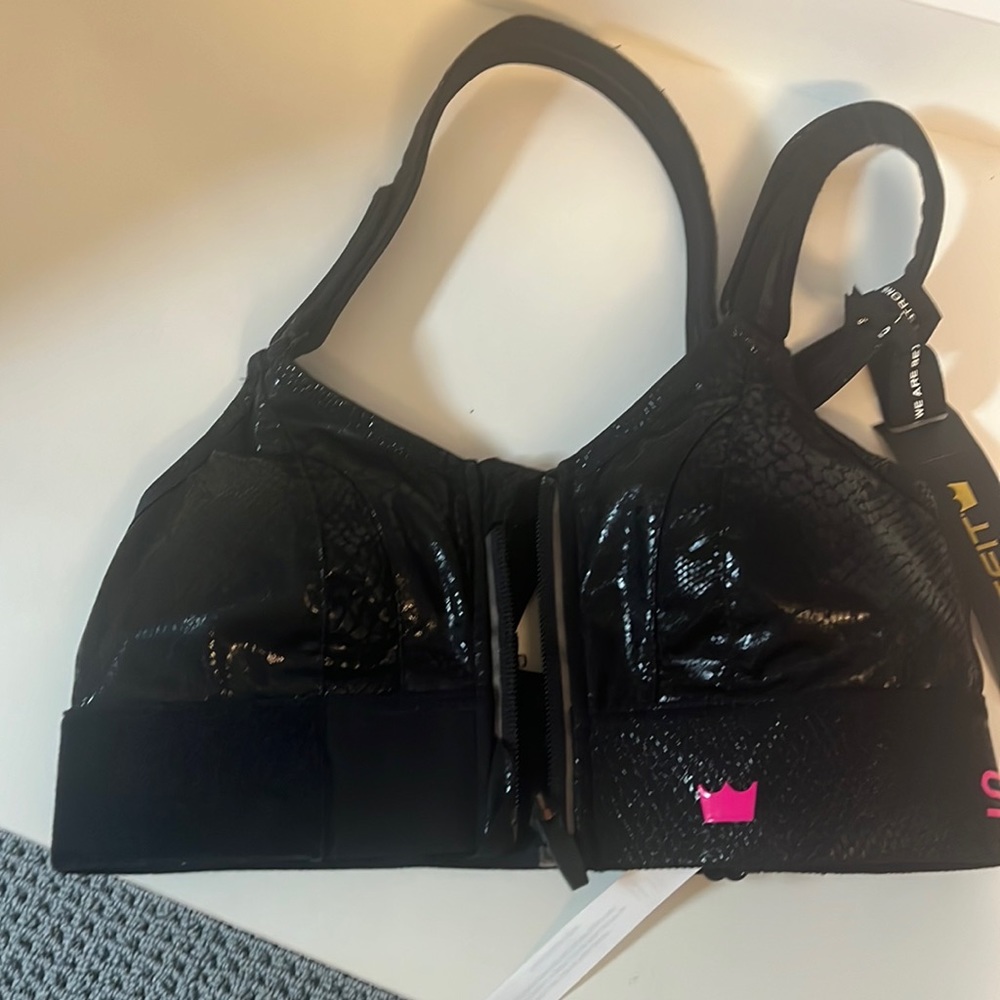 Shefit xsmall sports bra-black snakeskin with hot pink logo brand new with tag